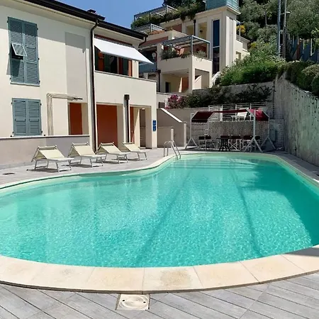 Apartment Pool House La Spezia